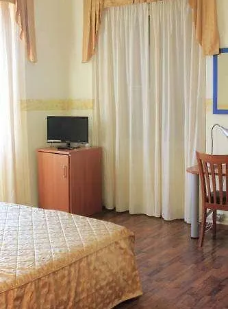 벨레부에 호텔 3*